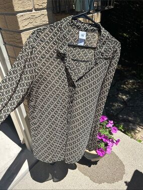 CABI: Geometric Print Button-Up Blouse in Olive, Black & Cream